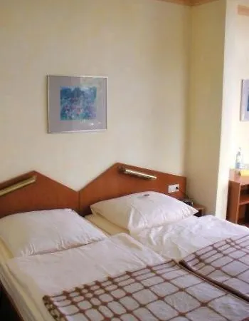 Seeschloss Am Kellersee 3* 유틴